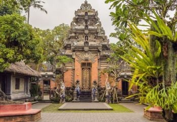 Puri Saren Ubud.jpg